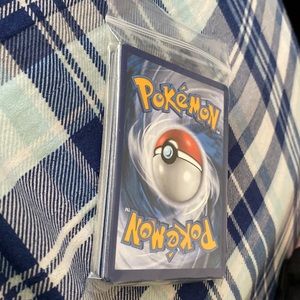 30pcs 30 random Pokémon cards hollows rares ect.